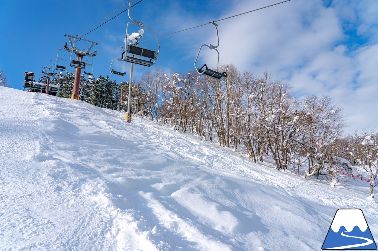 岩見沢萩の山市民スキー場｜ペアリフト４本運行で輸送能力良好！初級者から上級者まで楽しめる超ワイドゲレンデ(^^)/